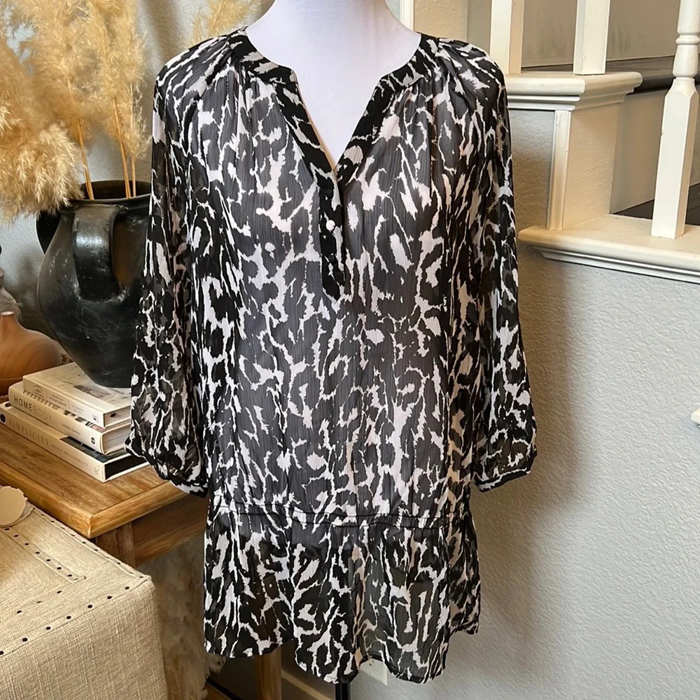 Chico’s Sheer Animal Print Tunic Top Size Medium